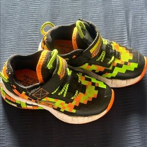 Skechers Kids' Vibrant Green and Orange Sneakers size 10.5 great condition
